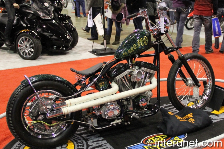 El-Uno-Feo-1984-Bobber-right-side-view