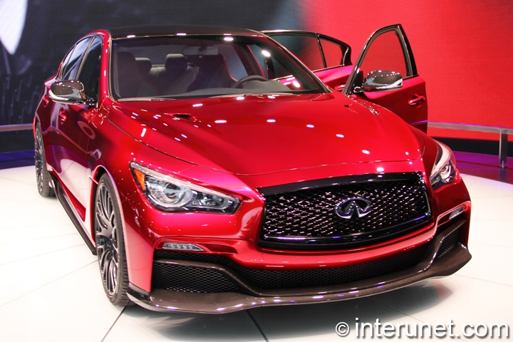 Infiniti-Q50-Eau-Rouge-front-view