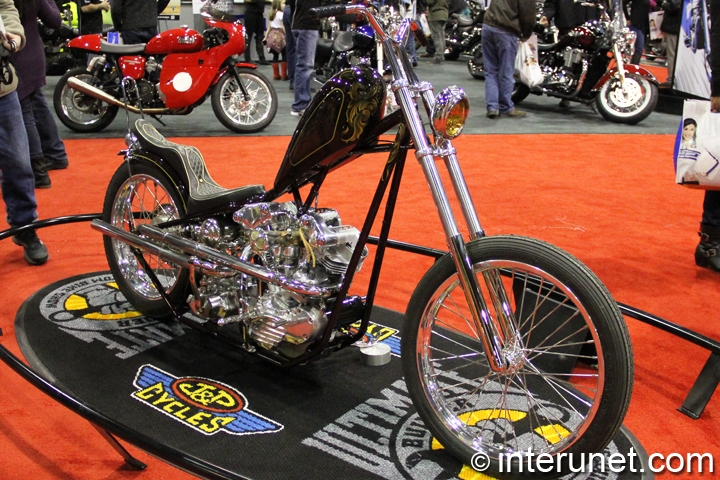 Jan-Doe-1940-Harley-Davidson-EL-Knucklehead-right-front-view