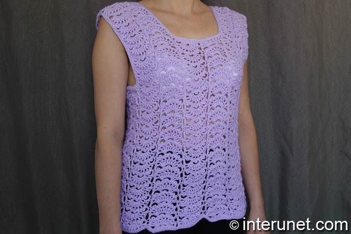 Japanese-fan-stitch-women’s-top-crochet-pattern