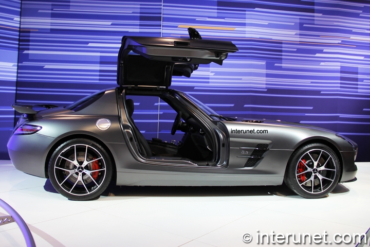 Mercedes-Benz-SLS-AMG-GT-side-view