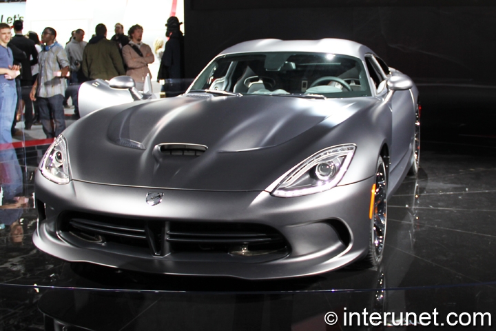 SRT-Viper-front-view