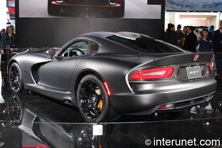 SRT-Viper-rear-side-view