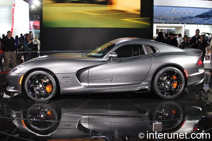 SRT-Viper-side-view