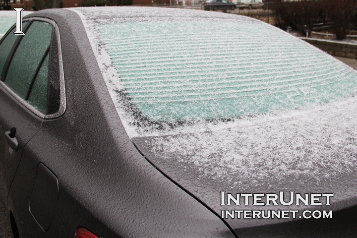 2016-Toyota-Camry-back-windshield-frozen