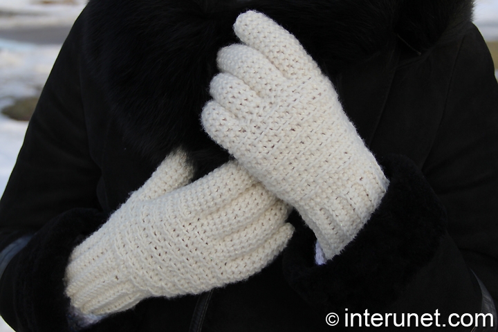 crochet-women's-gloves-pattern