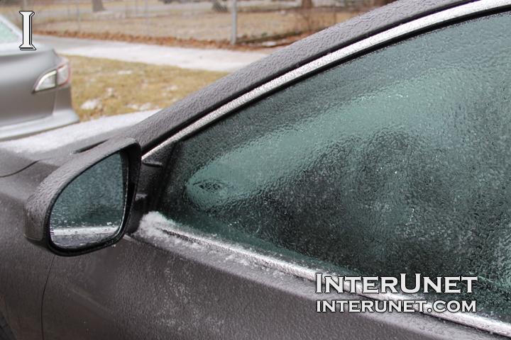 2016-Toyota-Camry-driver’s-window-and-mirror-frozen