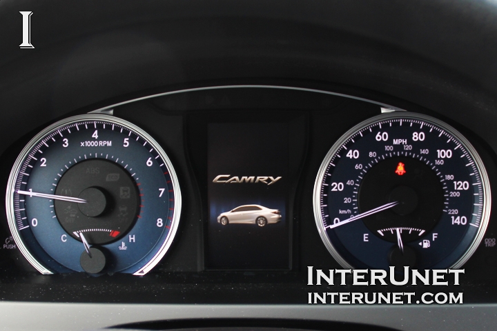 speedometer-and-tachometer-2016-Toyota-Camry