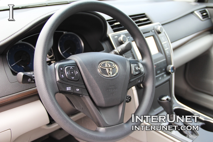 steering-wheel-2016-Toyota-Camry