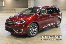 2017-Chrysler-Pacifica-Limited-exterior