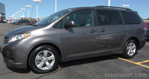 family-minivan-toyota-sienna