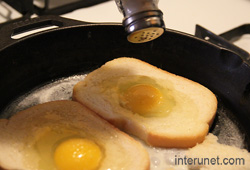 salting-frying-egg