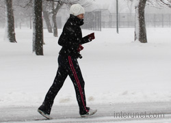 fast-walking-in-winter