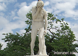 sad-man-statue