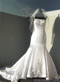 buy or rent wedding dress